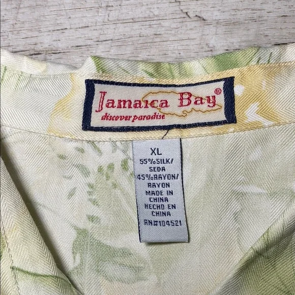 Green and Yellow Casual Button Down Shirt with Floral Pattern Vintage - Picture 2 of 6